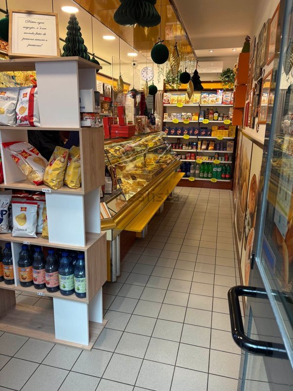 negozio in vendita a Venezia in zona Mestre