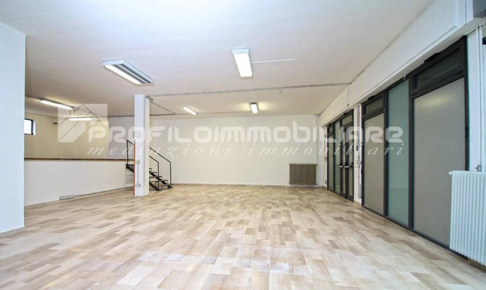 negozio in vendita a Venezia in zona Mestre