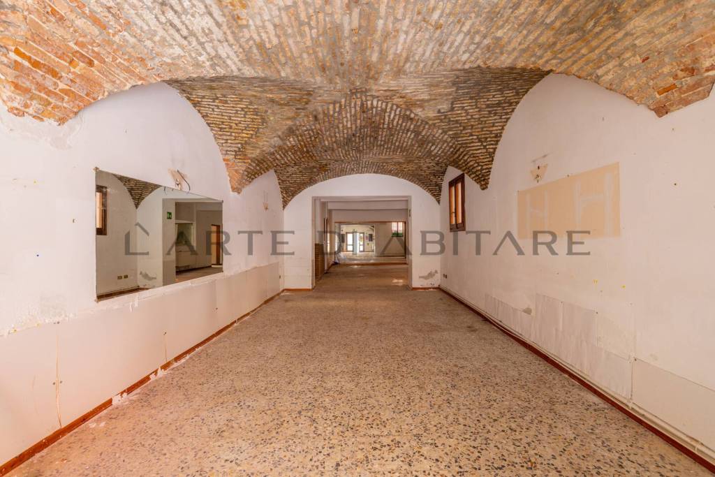 locale commerciale in vendita a Venezia in zona Sestiere Cannaregio