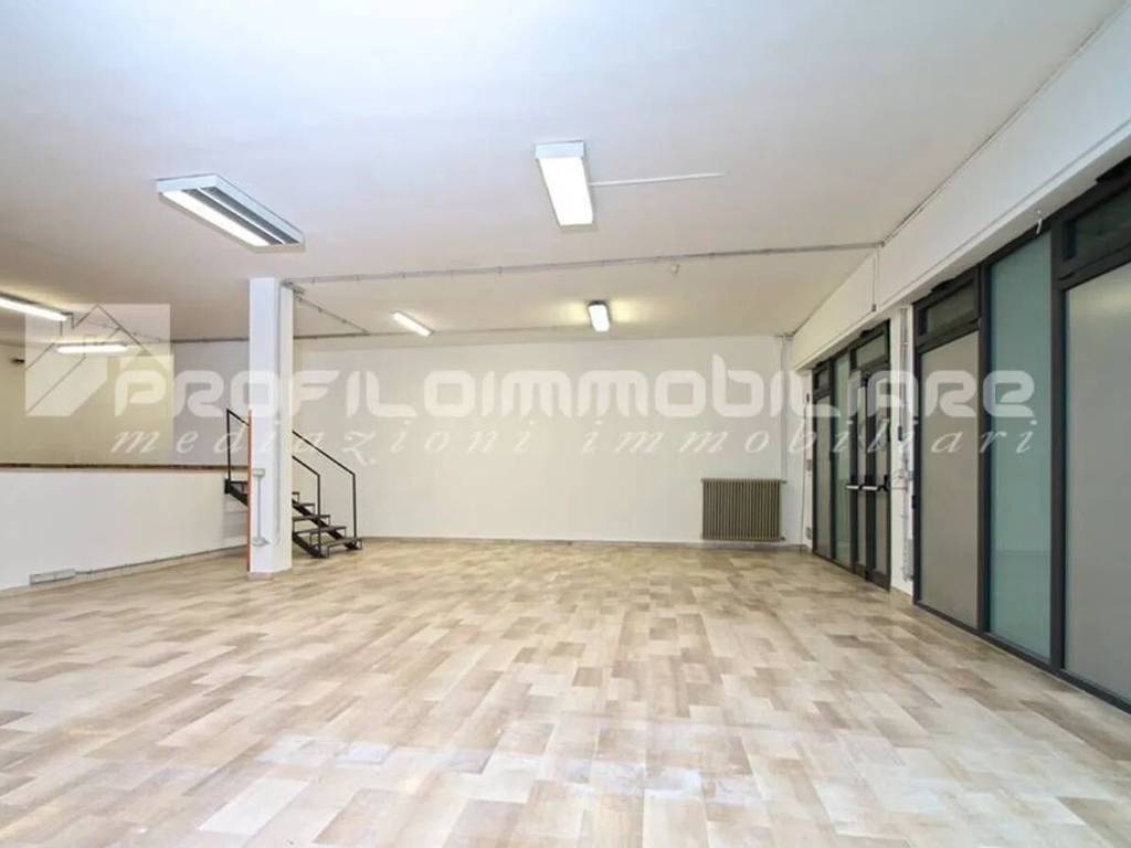 negozio in vendita a Venezia in zona Favaro Veneto