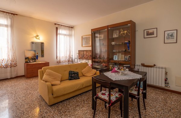 casa semindipendente in vendita a Venezia in zona Sestiere San Polo