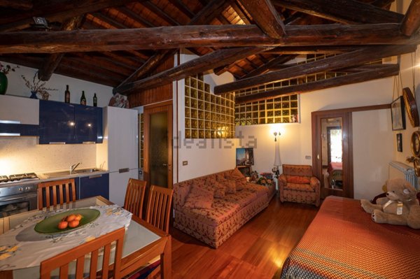 casa semindipendente in vendita a Venezia in zona Sestiere San Polo