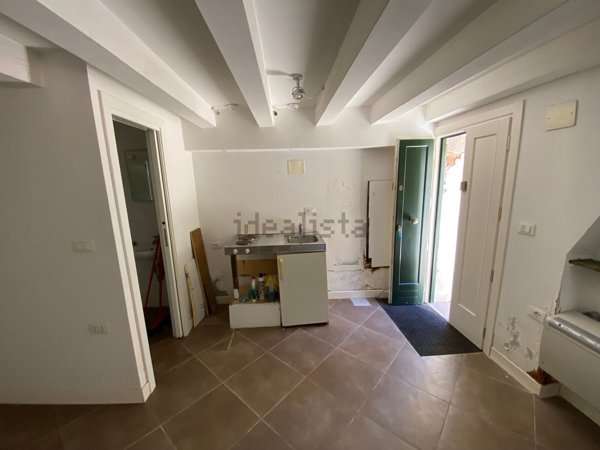 locale di sgombero in vendita a Venezia in zona Mestre