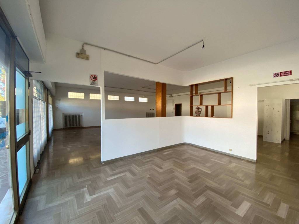 negozio in vendita a Venezia in zona Zelarino