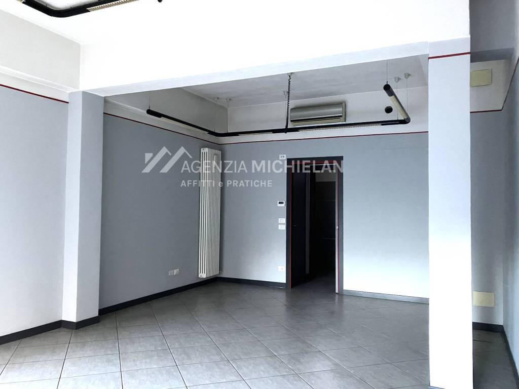 negozio in vendita a Venezia in zona Mestre