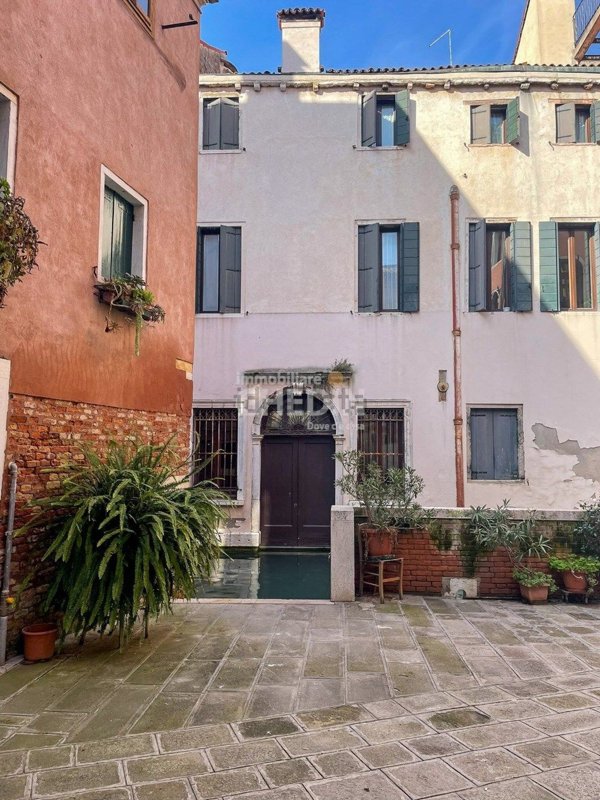 appartamento in vendita a Venezia in zona Sestiere San Polo