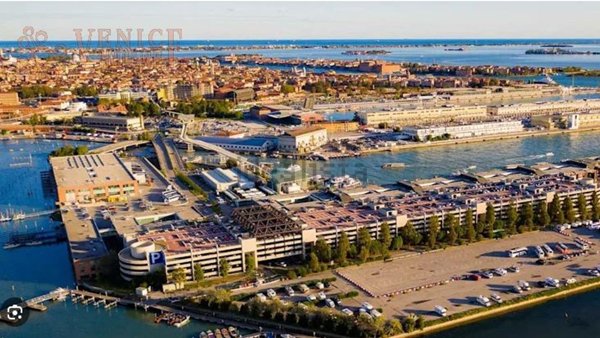 negozio in vendita a Venezia in zona Sestiere Santa Croce