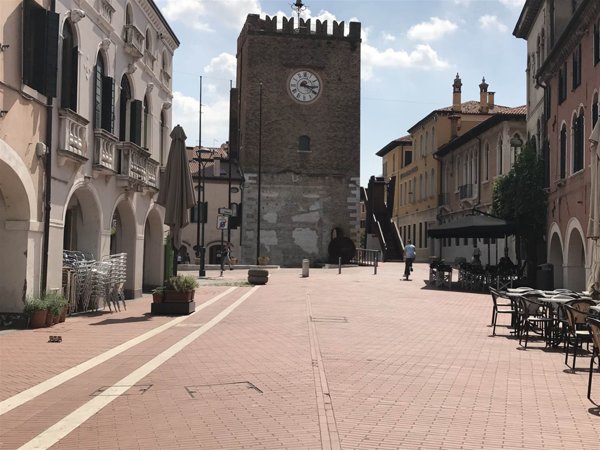 negozio in vendita a Venezia in zona Mestre