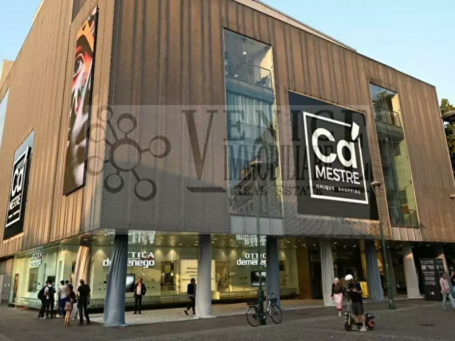 negozio in vendita a Venezia in zona Mestre