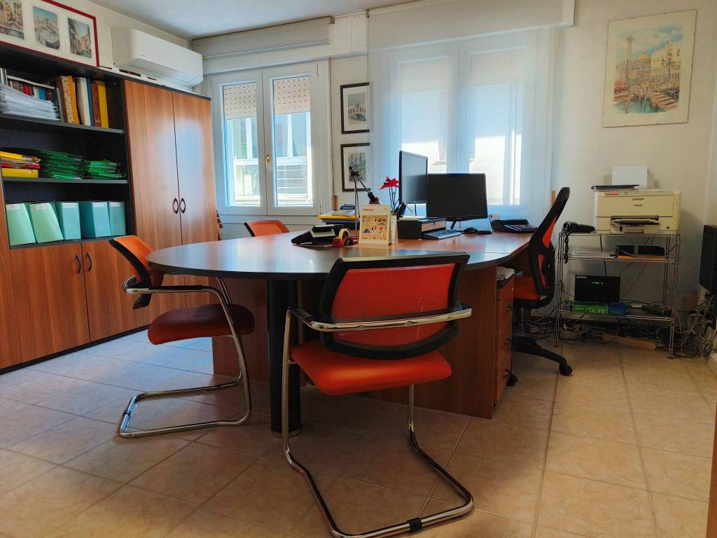 ufficio in vendita a Venezia in zona Marghera