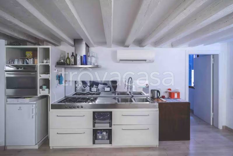 appartamento in vendita a Venezia in zona Sestiere San Polo