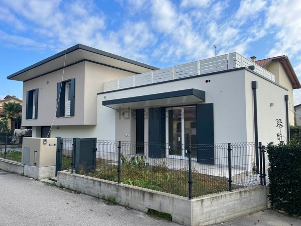 casa indipendente in vendita a Venezia in zona Campalto