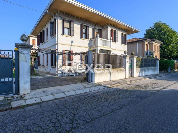 casa indipendente in vendita a Venezia in zona Mestre