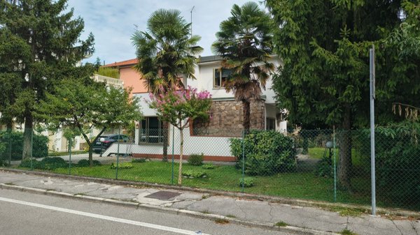casa indipendente in vendita a Venezia in zona Mestre