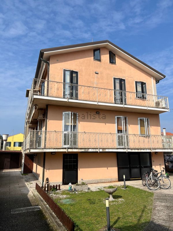 casa indipendente in vendita a Venezia in zona Pellestrina