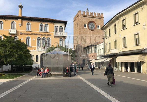 negozio in vendita a Venezia in zona Mestre