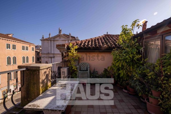 appartamento in vendita a Venezia in zona Sestiere Santa Croce