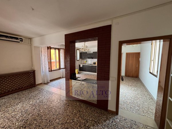 appartamento in vendita a Venezia in zona Murano