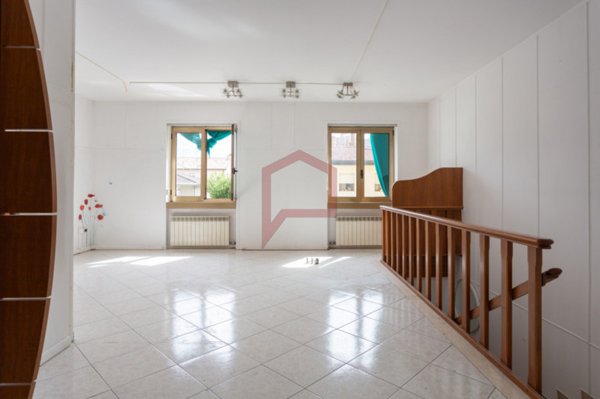 locale commerciale in vendita a Venezia in zona Zelarino