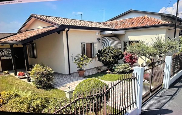 casa indipendente in vendita a Venezia in zona Mestre