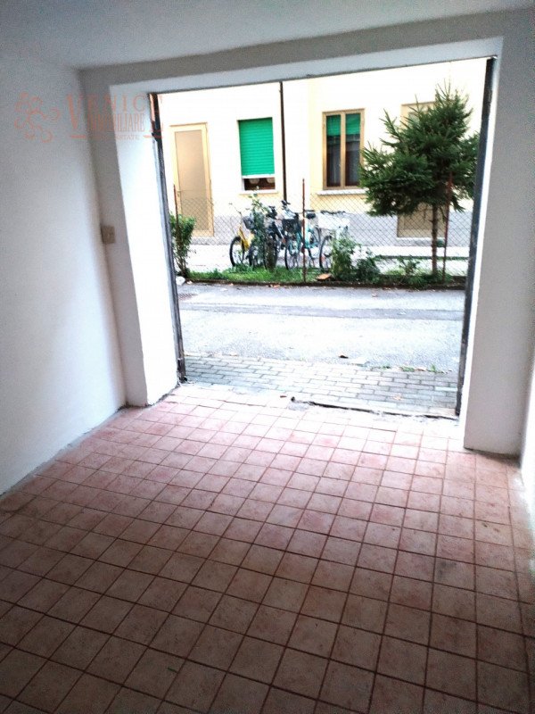 locale di sgombero in vendita a Venezia in zona Mestre