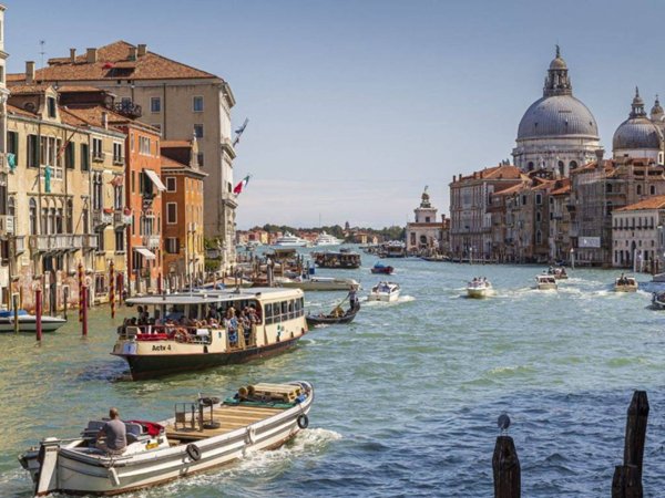 locale commerciale in vendita a Venezia in zona Sestiere Dorsoduro