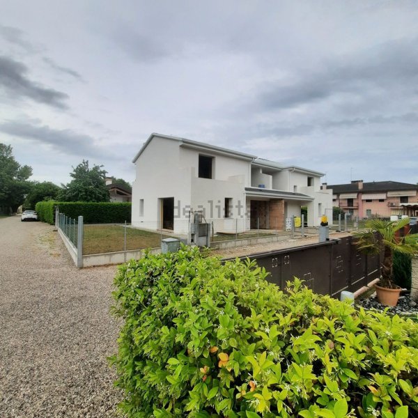 casa indipendente in vendita a Venezia in zona Zelarino