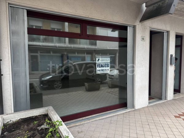negozio in vendita a Venezia in zona Mestre