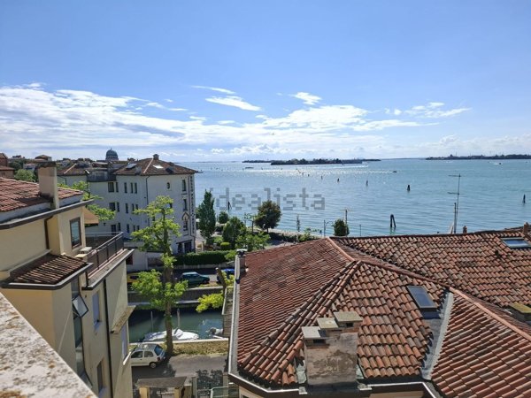 appartamento in vendita a Venezia in zona Lido di Venezia