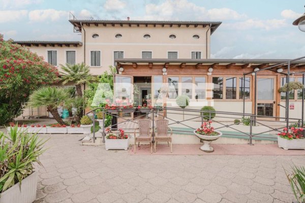 negozio in vendita a Venezia in zona Favaro Veneto