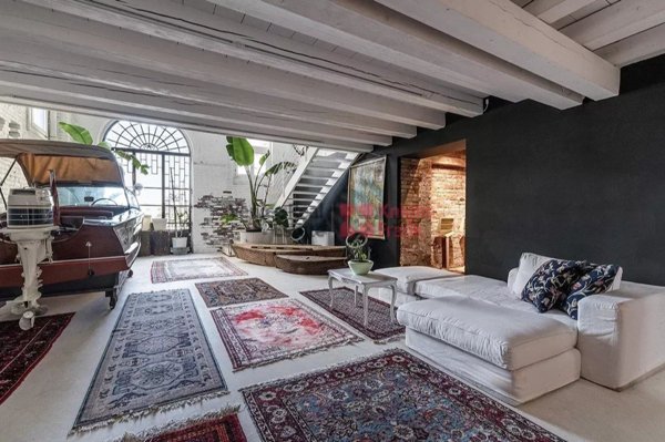 appartamento in vendita a Venezia in zona Sestiere Dorsoduro