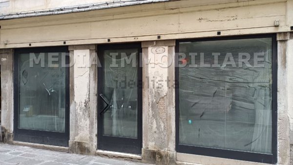 negozio in vendita a Venezia in zona Sestiere Santa Croce