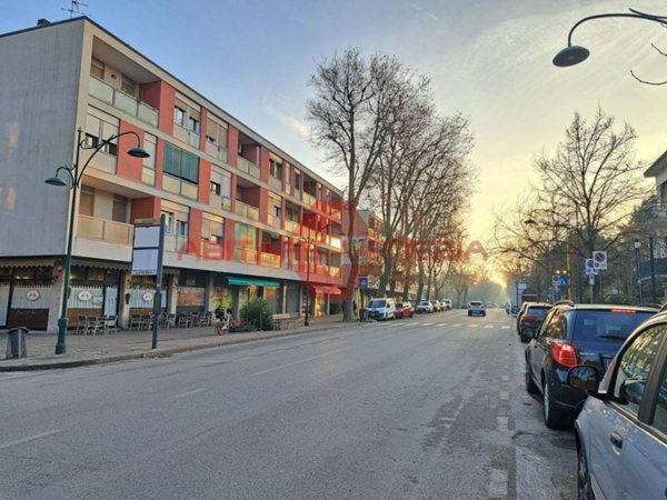 negozio in vendita a Venezia in zona Lido di Venezia