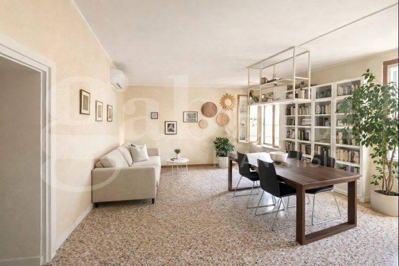 appartamento in vendita a Venezia in zona Sestiere San Polo