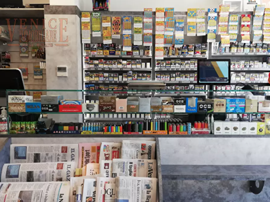 negozio in vendita a Venezia in zona Mestre