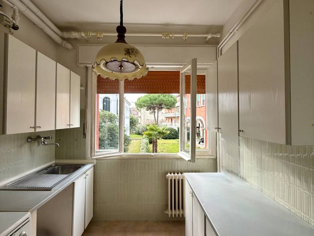 appartamento in vendita a Venezia in zona Lido di Venezia