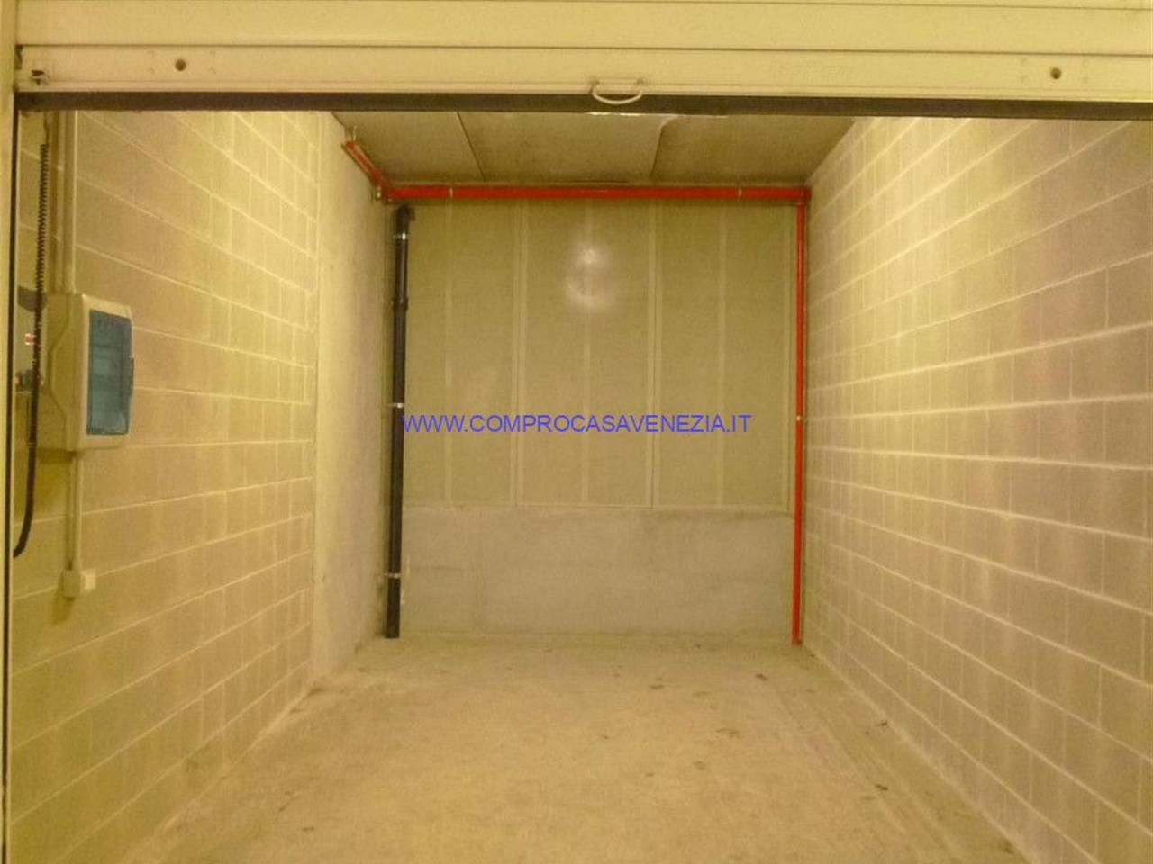 negozio in vendita a Venezia in zona Mestre