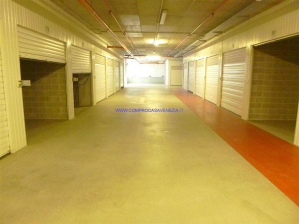 negozio in vendita a Venezia in zona Mestre