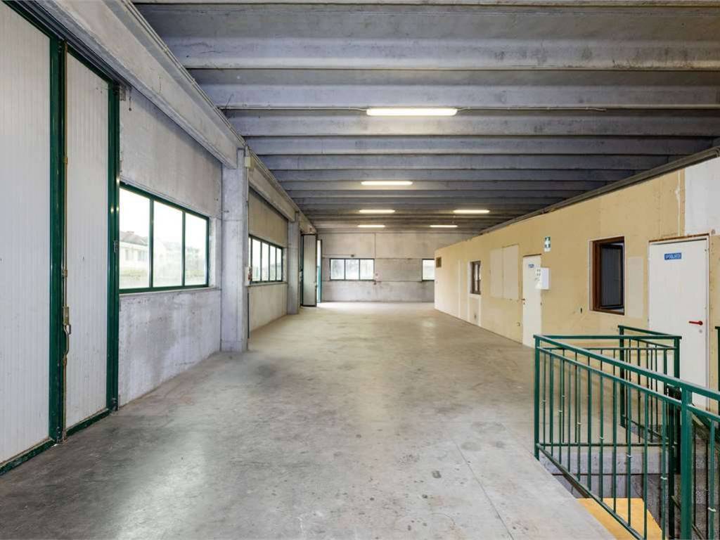 capannone in vendita a Venezia in zona Marghera