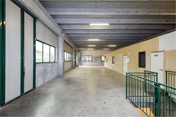 capannone in vendita a Venezia in zona Marghera