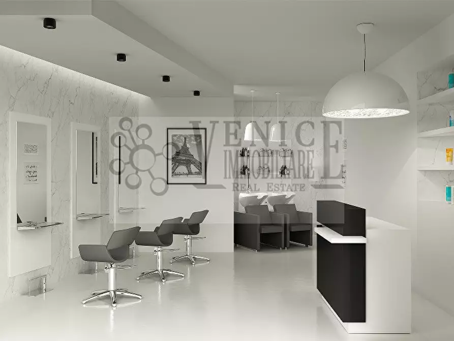 negozio in vendita a Venezia in zona Mestre