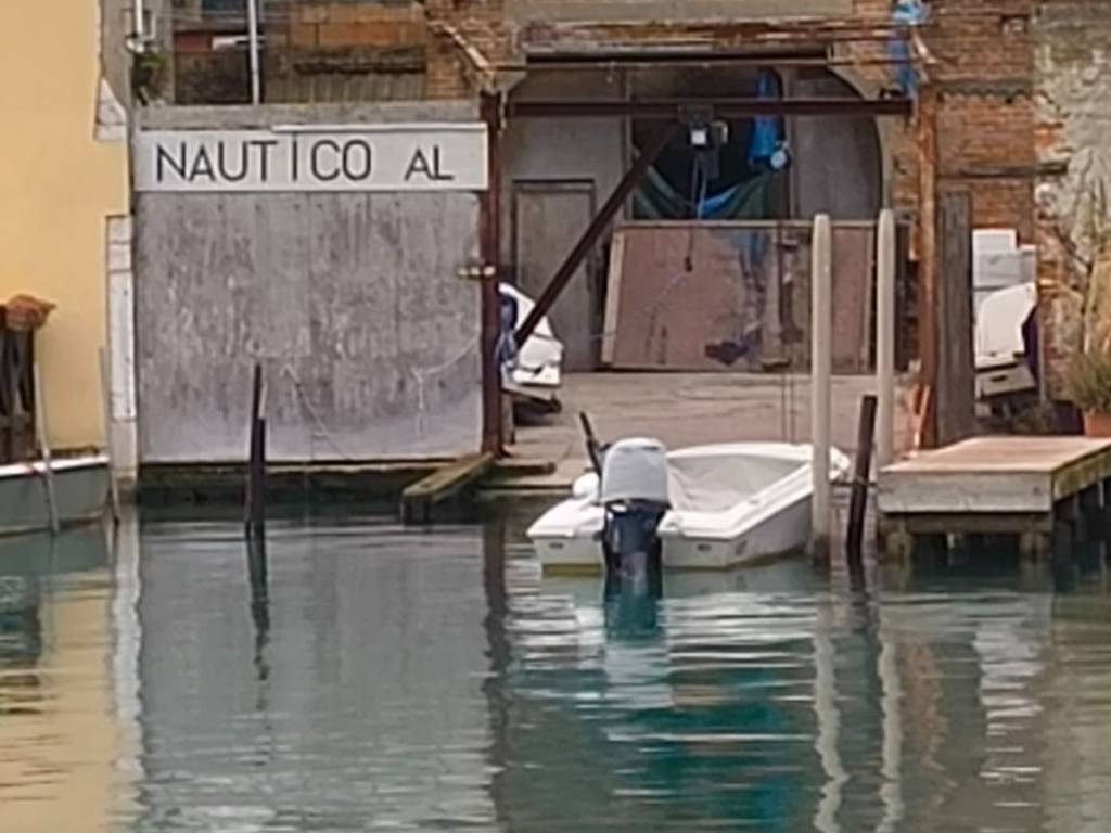 locale commerciale in vendita a Venezia in zona Sestiere Castello