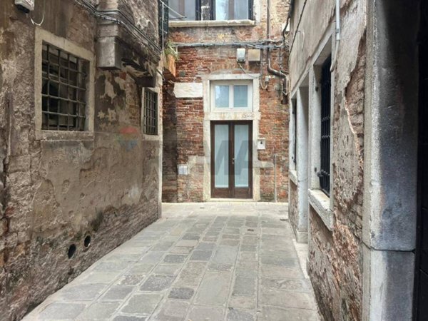 negozio in vendita a Venezia in zona Sestiere San Polo