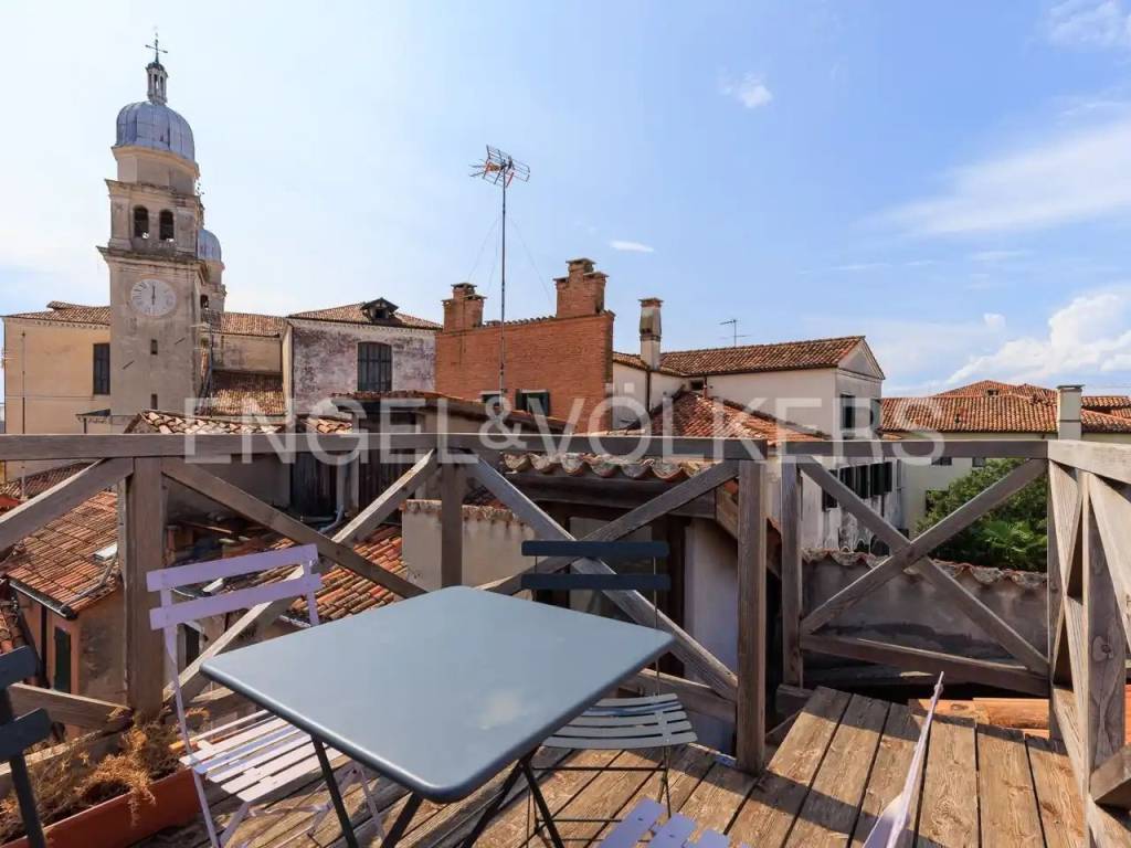 appartamento in vendita a Venezia in zona Sestiere Dorsoduro