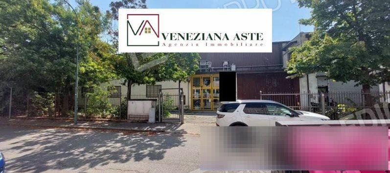 negozio in vendita a Venezia in zona Mestre