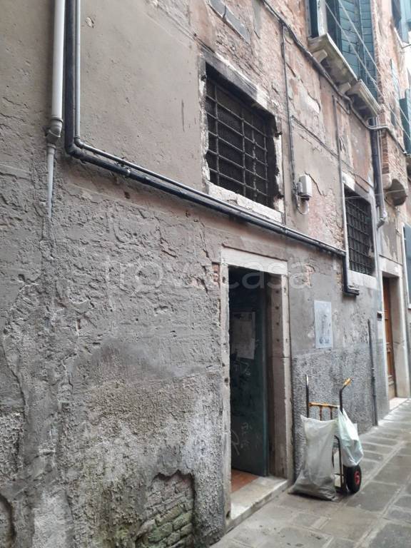 locale commerciale in vendita a Venezia