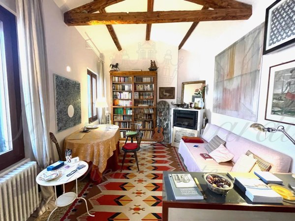 casa indipendente in vendita a Venezia in zona Sestiere Dorsoduro