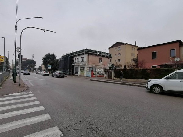 ufficio in vendita a Venezia in zona Marghera