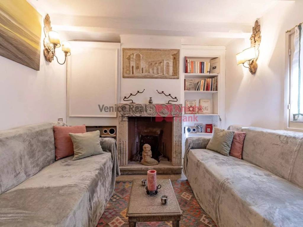 appartamento in vendita a Venezia in zona Sestiere Dorsoduro