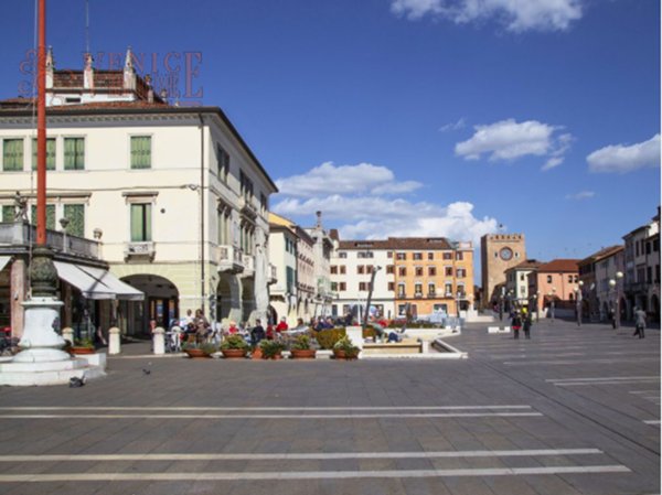 negozio in vendita a Venezia in zona Mestre